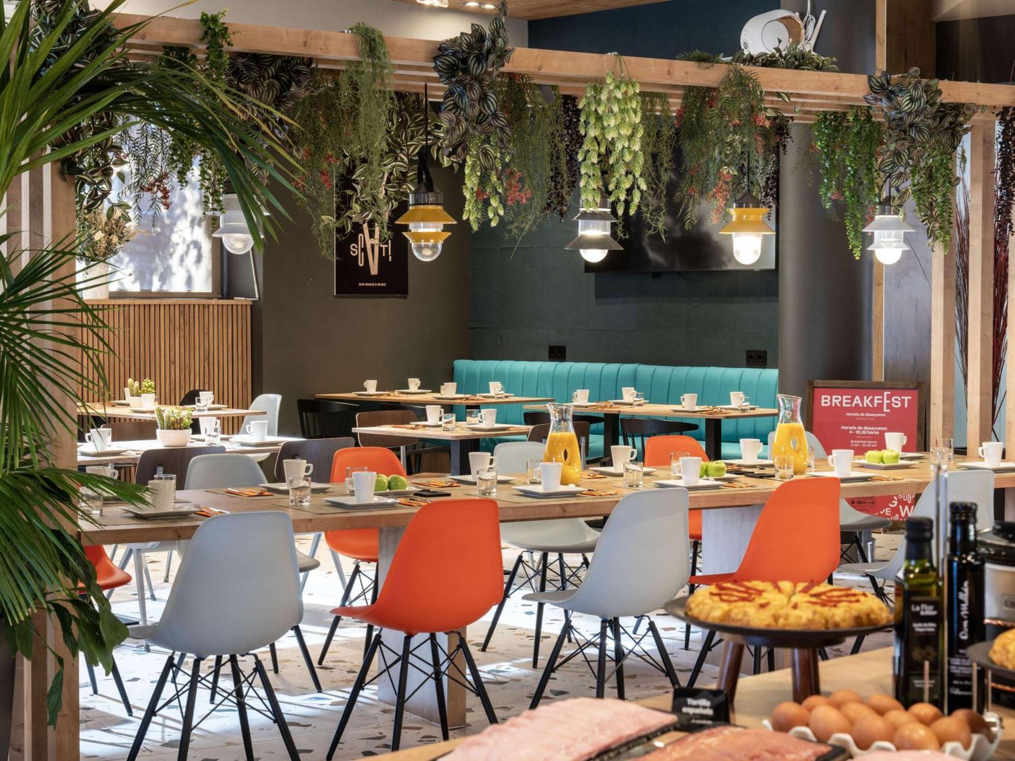 Готель Ibis Madrid Aeropuerto Barajas Екстер'єр фото