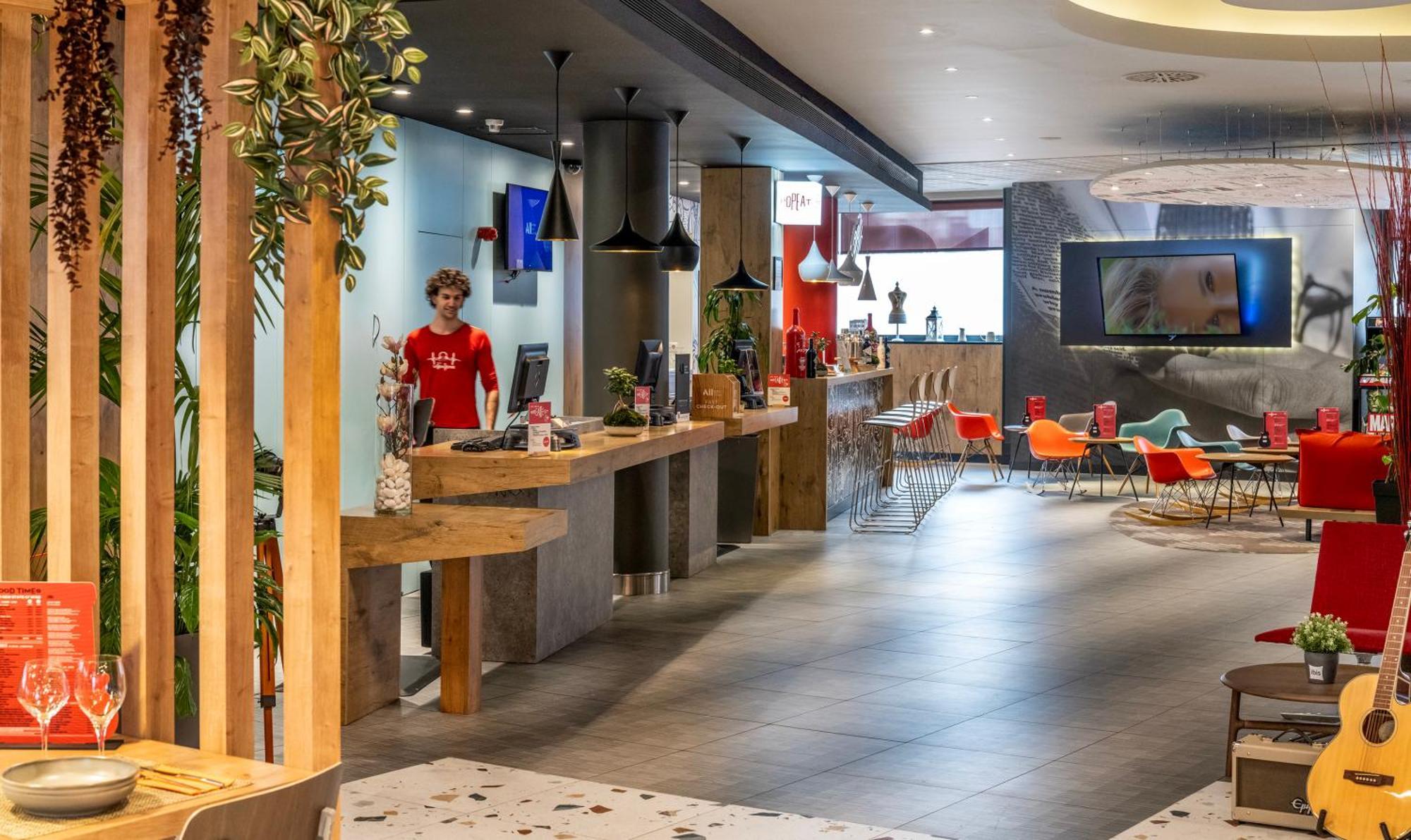 Готель Ibis Madrid Aeropuerto Barajas Екстер'єр фото